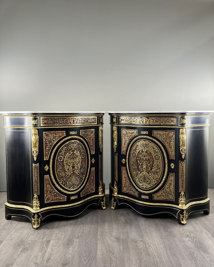 Paar Boulle-Möbelschränke mit Intarsienarbeit, Epoche Napoleon III
