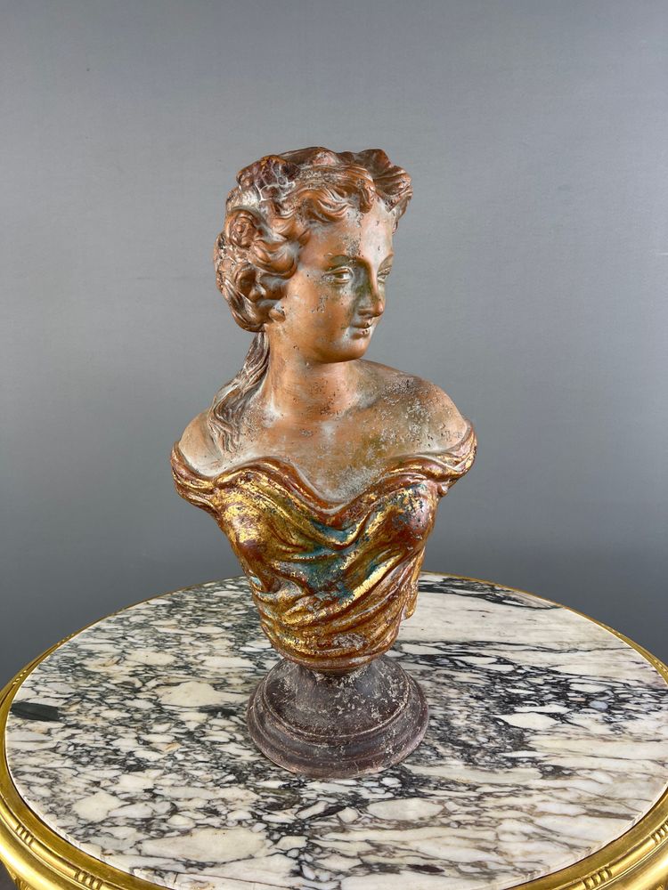 Busto femminile in terracotta, Italia, XX secolo