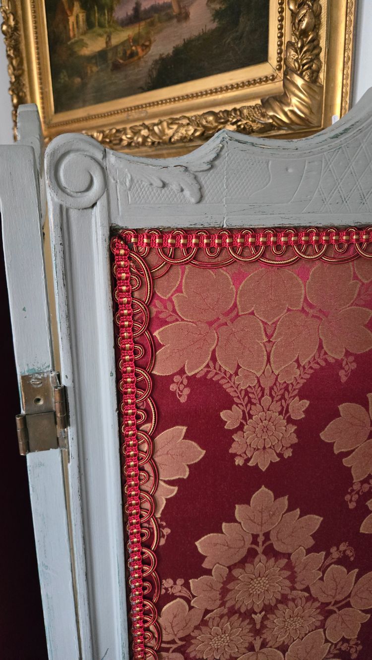 Paravento in legno intagliato in stile Regency del XIX secolo