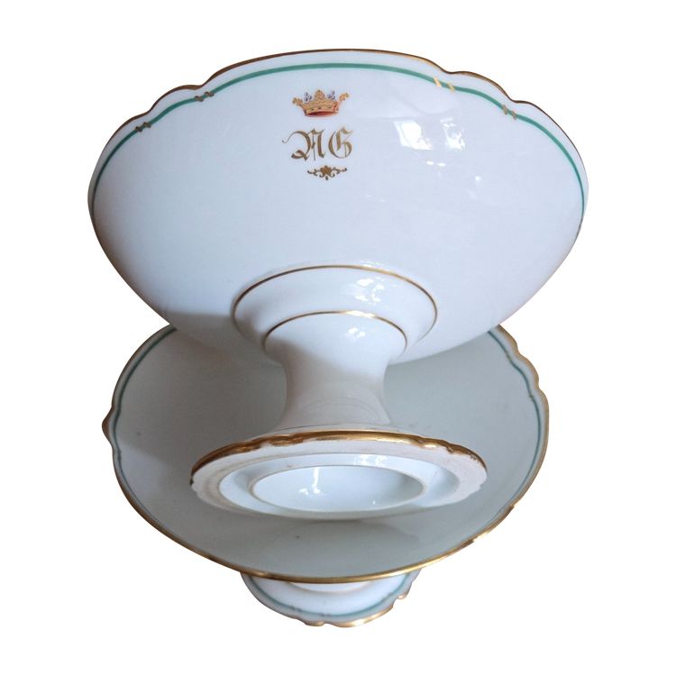 Pair of cups on pedestals, Marquis crown, 19th century
