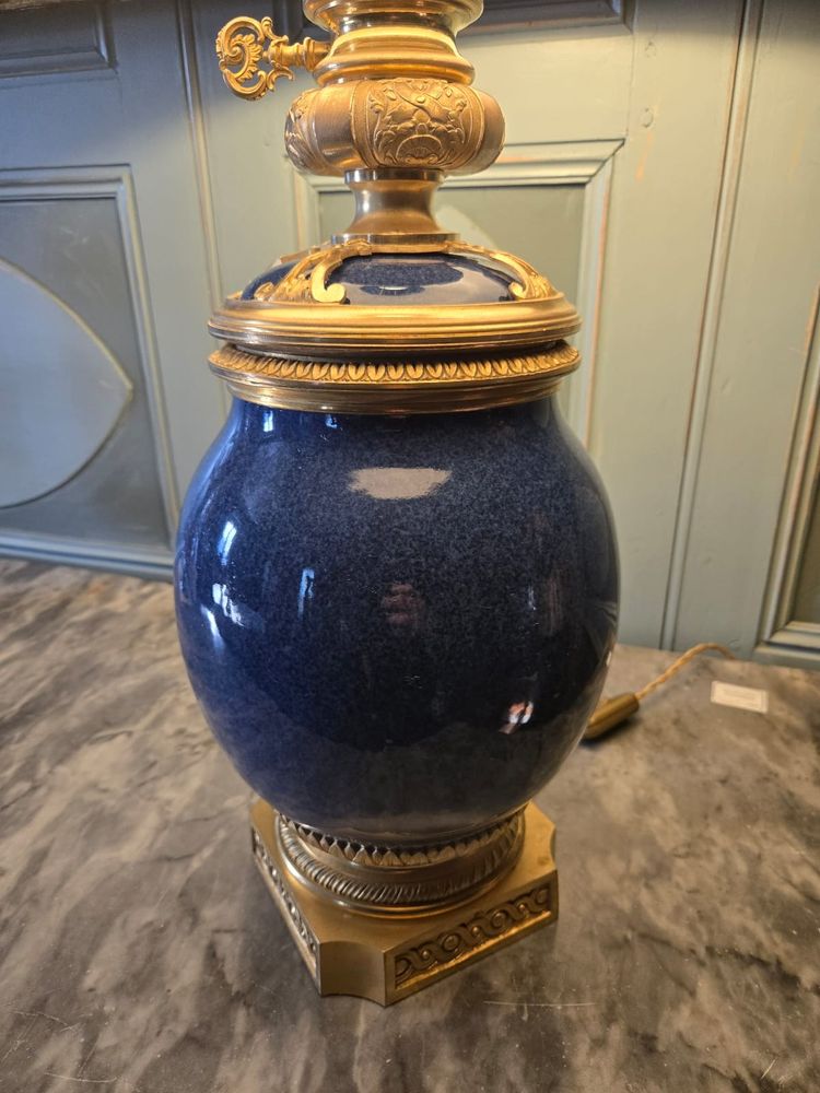 Lampe De Salon En Porcelaine Et Bronze Doré, Style Louis XVI, XIXème Siècle.