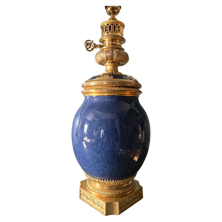 Lampe De Salon En Porcelaine Et Bronze Doré, Style Louis XVI, XIXème Siècle.