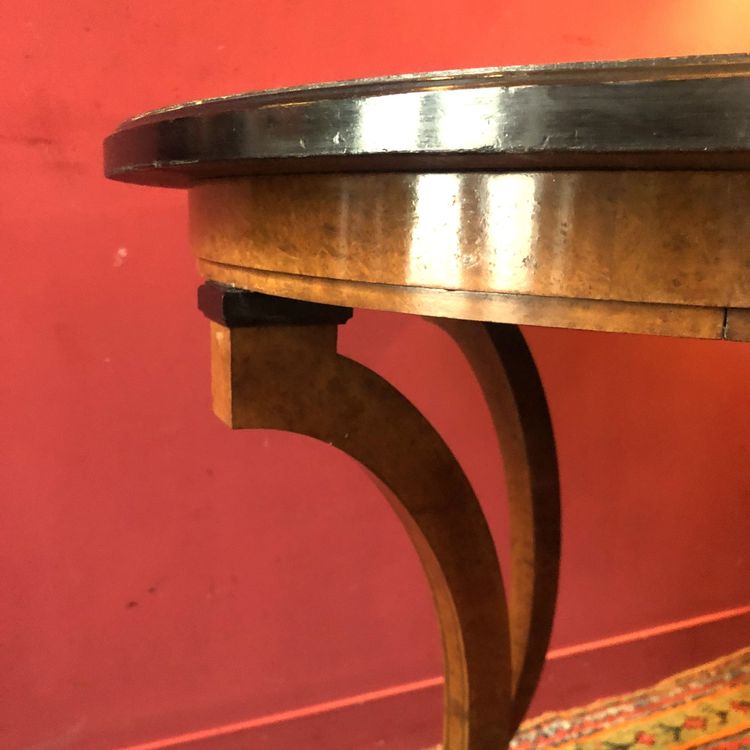 Early 19th century pedestal table attributed to J.J. Chapuis