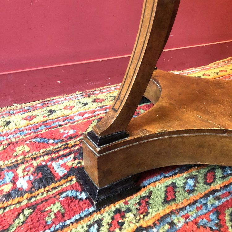 Early 19th century pedestal table attributed to J.J. Chapuis