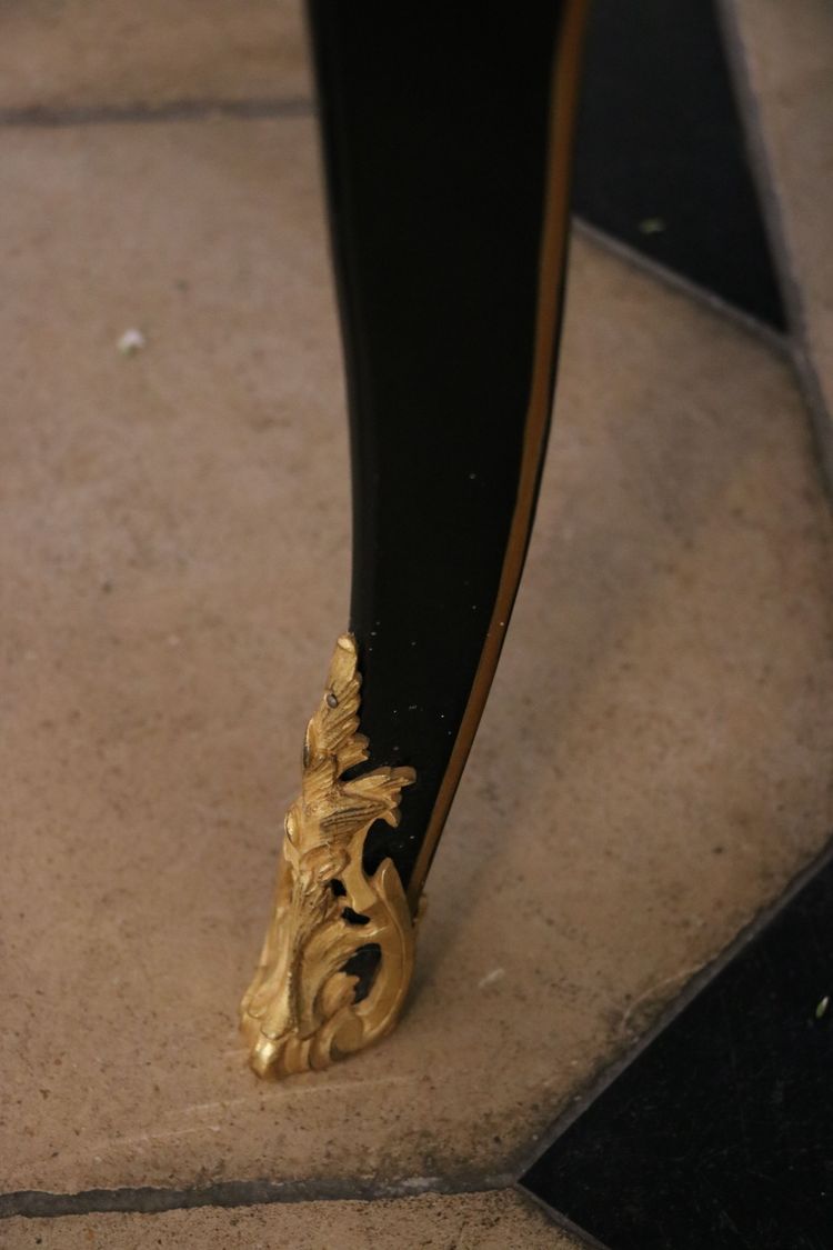Commode sauteuse d’époque Louis XV, estampillée A. Delorme