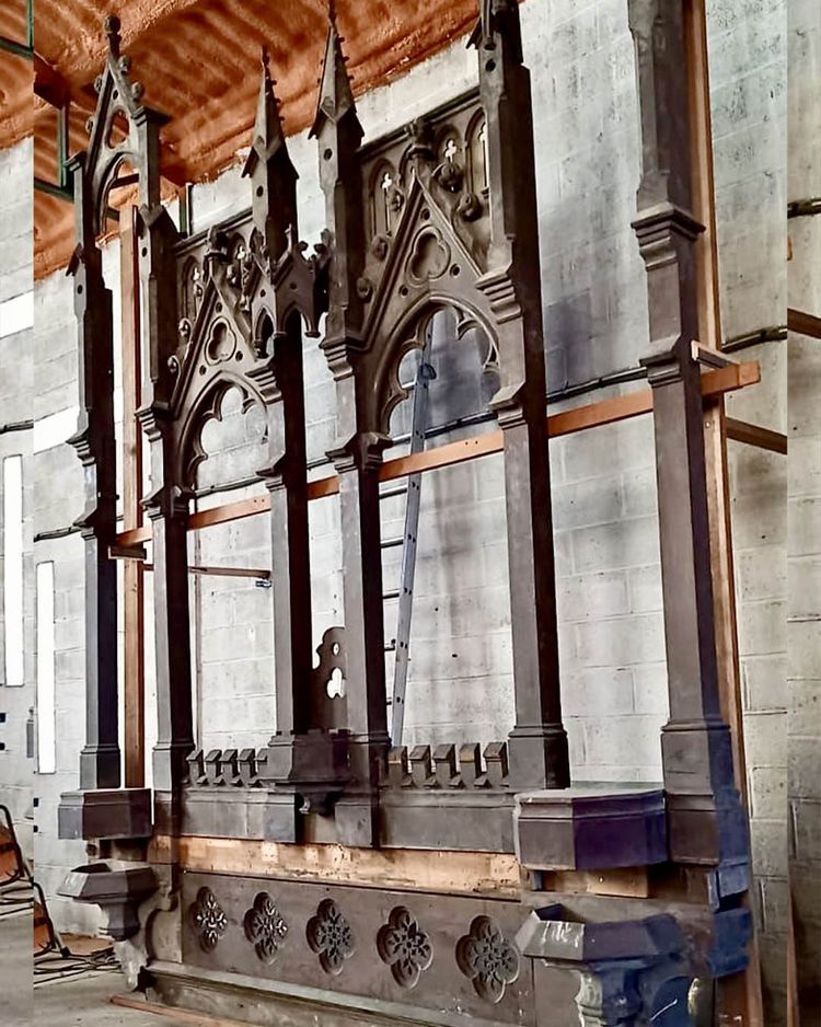 Orgue ancien en chêne