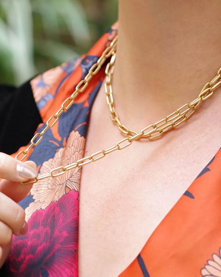Sautoir francese lungo con chiusura a barile in oro 18 carati, collana lunga con maglie rettangolari