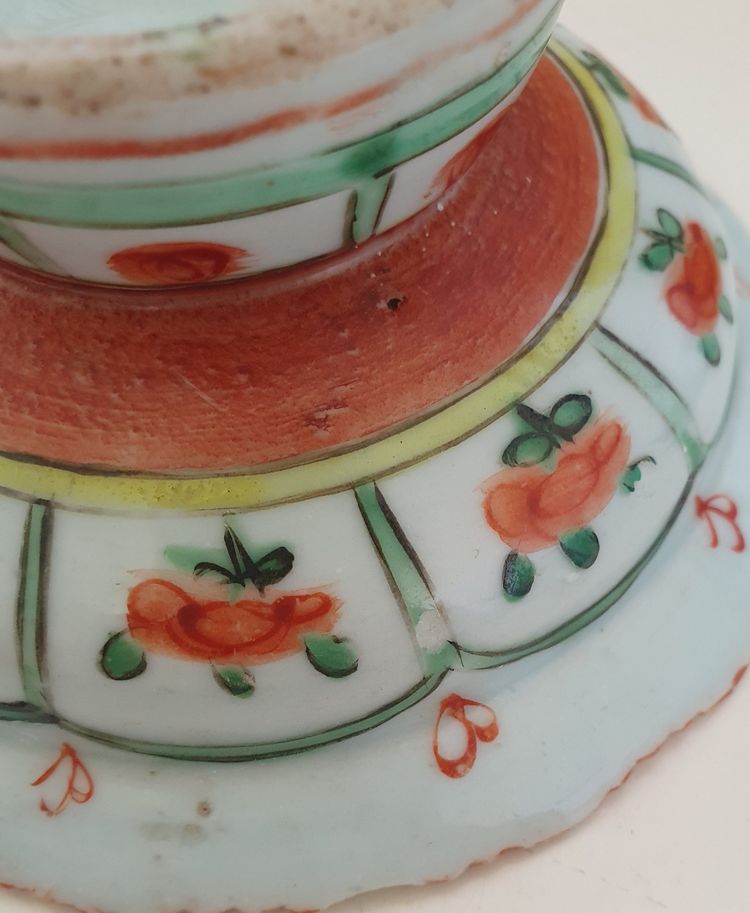 Late Qing Chinese porcelain Bencharong pedestal dish 