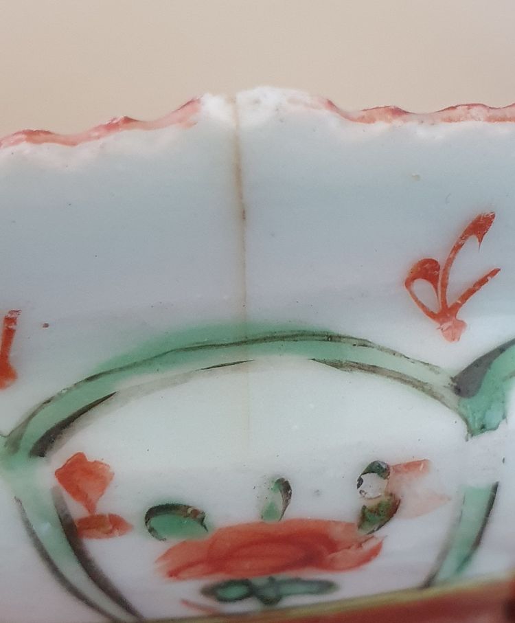 Late Qing Chinese porcelain Bencharong pedestal dish 