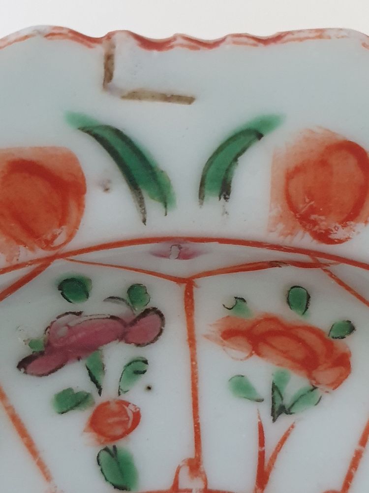 Late Qing Chinese porcelain Bencharong pedestal dish 