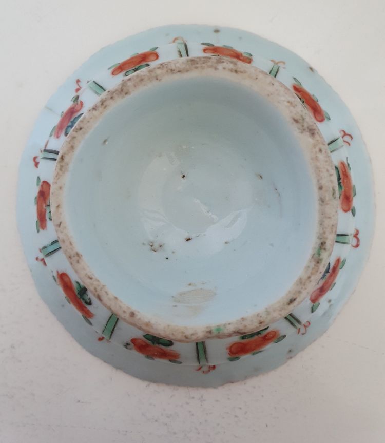 Late Qing Chinese porcelain Bencharong pedestal dish 