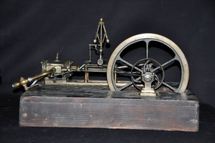 Maquette de machine à vapeur instrument scientifique XIXe siècle