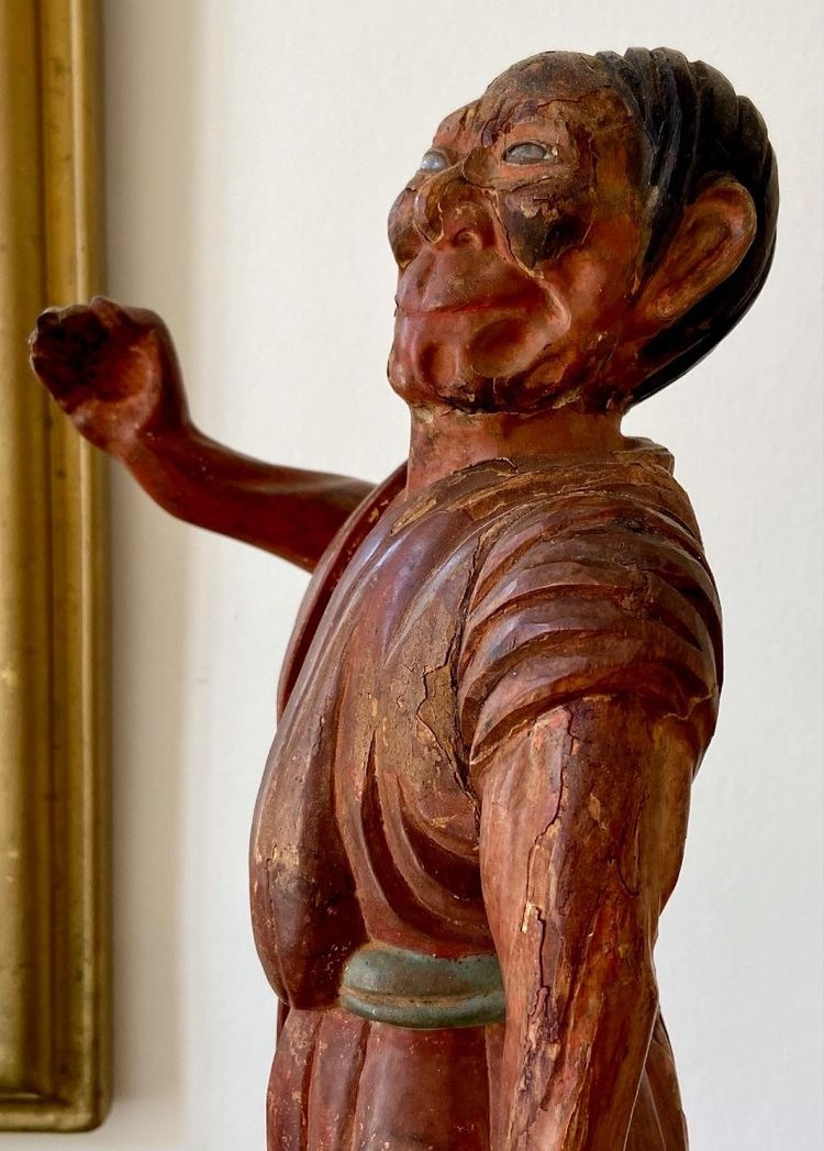Japon, Peuple Aïnou, XIXème Siècle, ère Meiji, Statue d'Homme Aïnou En Bois Polychrome.
