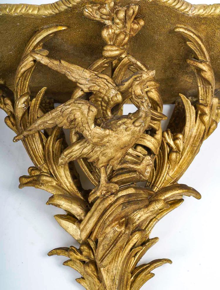 Coppia di piccole mensole da parete in legno intagliato e dorato, Italia, metà del XIX secolo