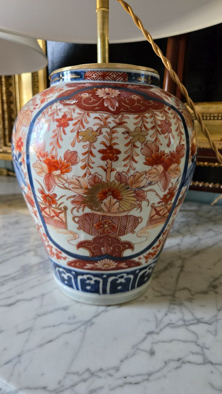 Coppia di lampade in porcellana Imari, XIX secolo.