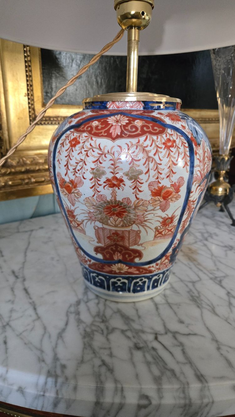 Coppia di lampade in porcellana Imari, XIX secolo.