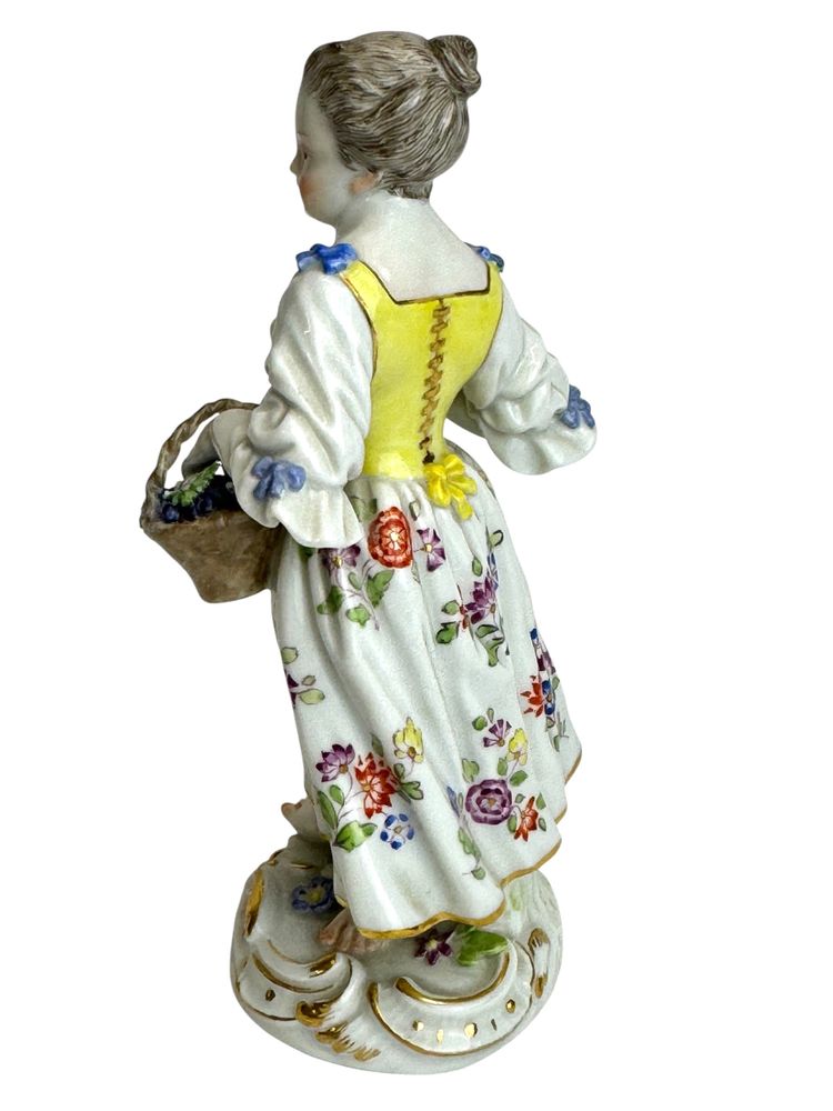 Meissen - Figurine En Porcelaine Enfant jardinier avec panier à vin