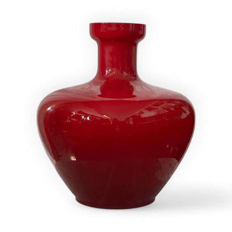 Vase design en verre de Murano rouge rubis