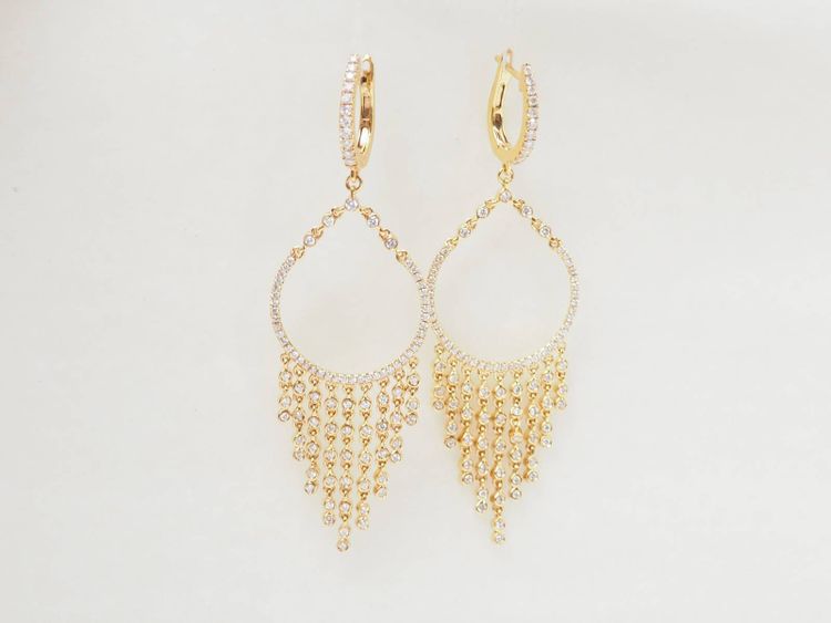 Boucles d'oreilles pendantes à pampilles en or jaune et diamants 