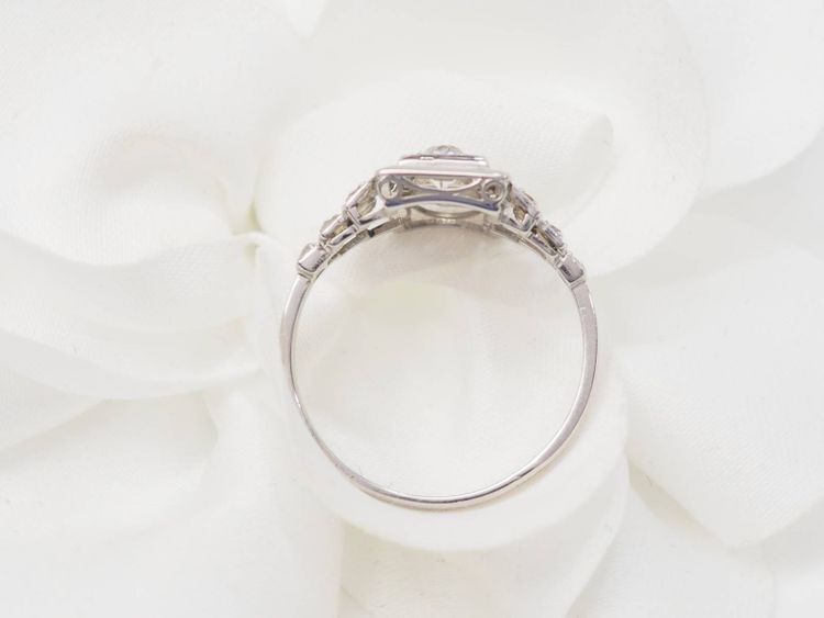 Anello Art Déco in platino, oro bianco e diamanti