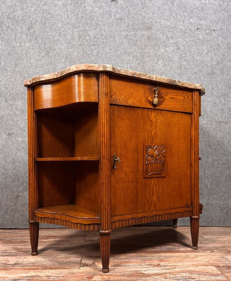 In the style of Dufresne: attractive Art Nouveau oak sideboard circa 1900