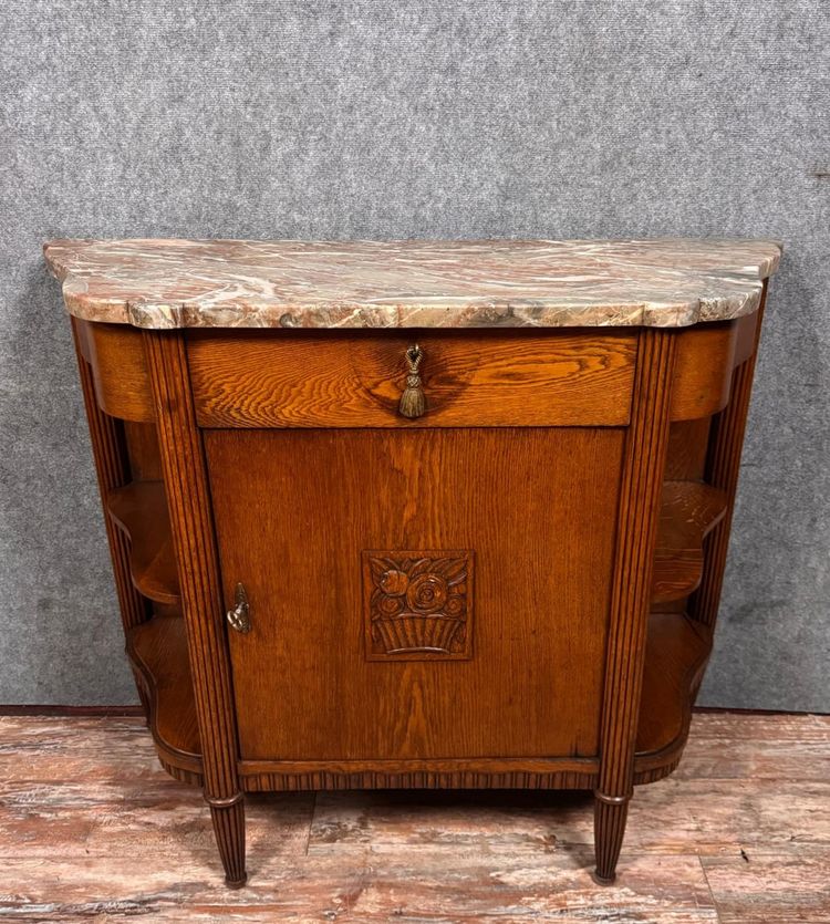 In the style of Dufresne: attractive Art Nouveau oak sideboard circa 1900
