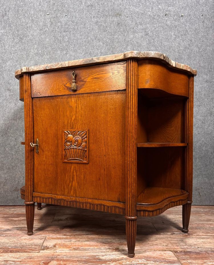 In the style of Dufresne: attractive Art Nouveau oak sideboard circa 1900