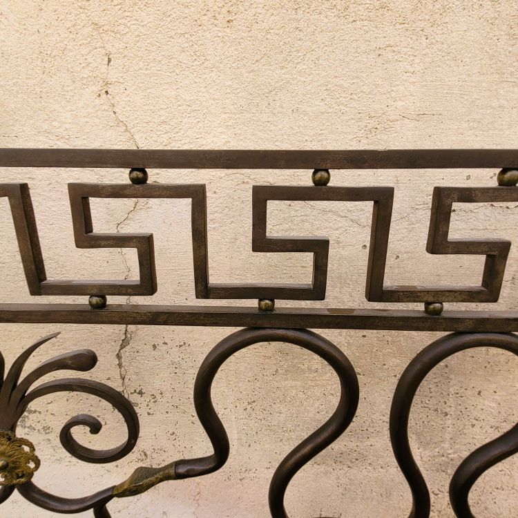Grande letto in acciaio con serpenti, inizio XIX secolo