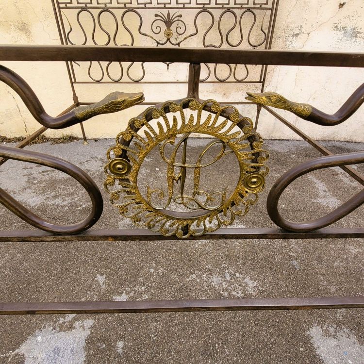 Grande letto in acciaio con serpenti, inizio XIX secolo