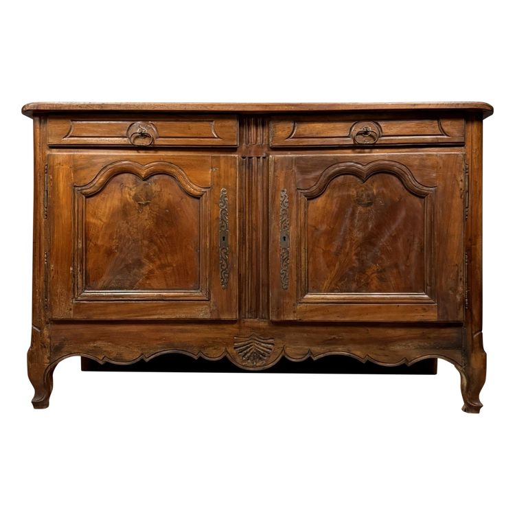 Großes Buffet Lyonnais Epoche Louis XV aus massivem Nussbaumholz um 1750