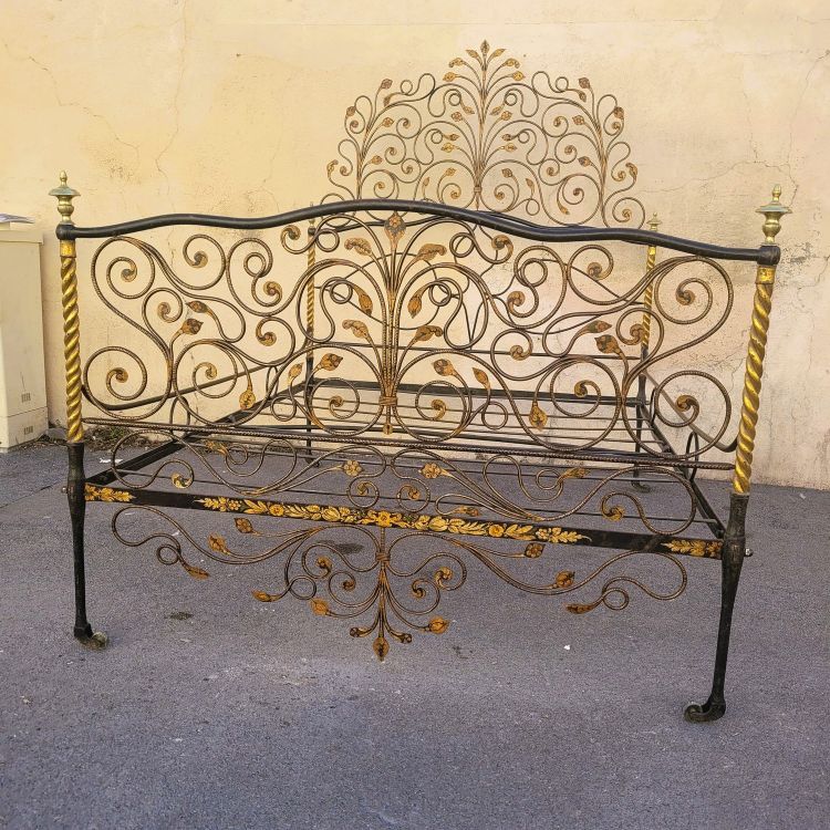 Letto in ferro dipinto, Genova, inizio XIX secolo