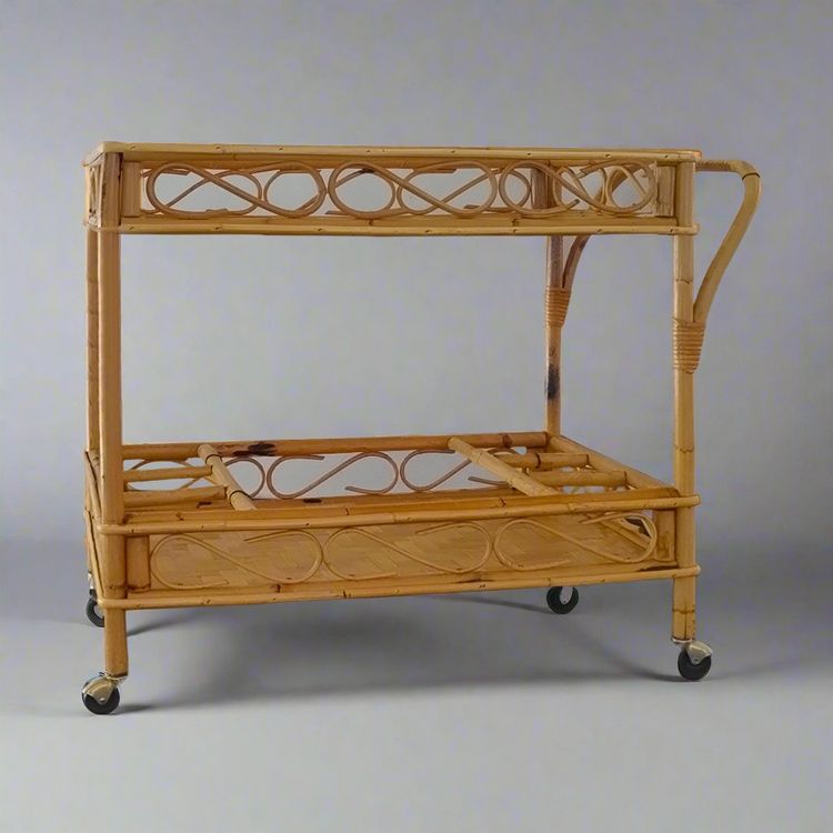 1960s Magnifique et élégant chariot de bar en bambou et rotin par Franco Albini. Fabriqué en Italie