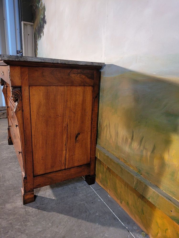 Commode époque Restauration En Noyer