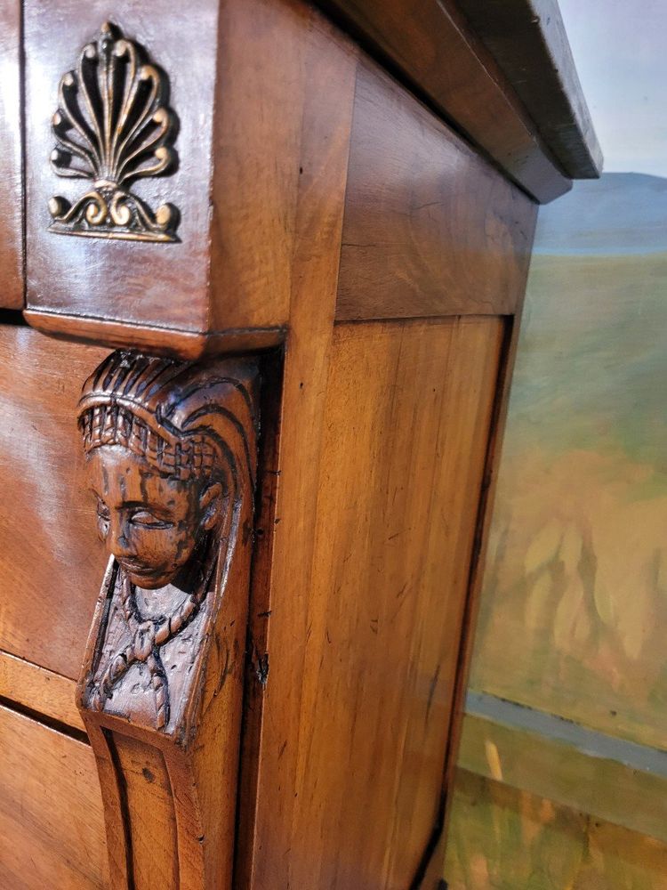 Commode époque Restauration En Noyer