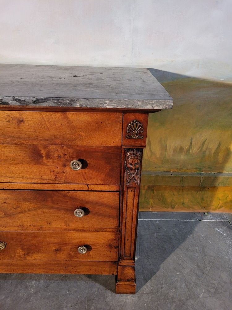 Commode époque Restauration En Noyer
