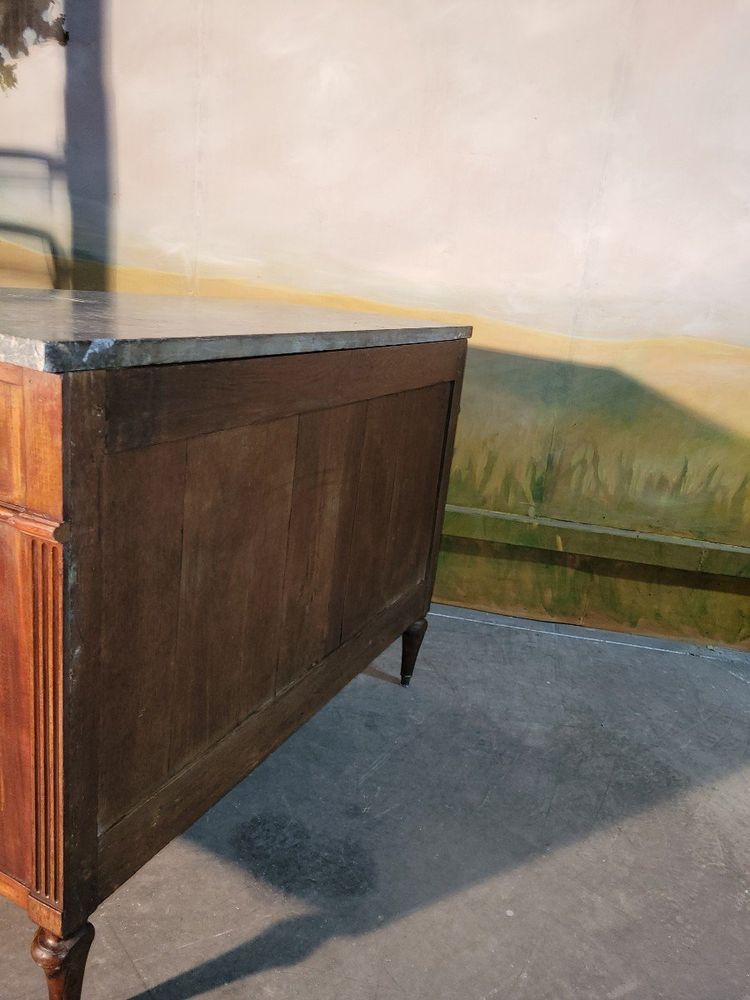 Petite commode Louis XVI En Acajou