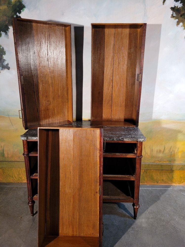 Petite commode Louis XVI En Acajou