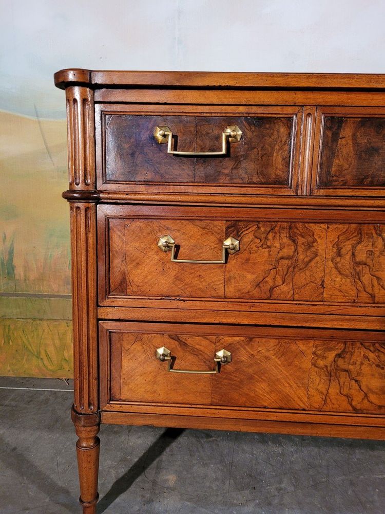 Petite Commode Louis XVI En Noyer