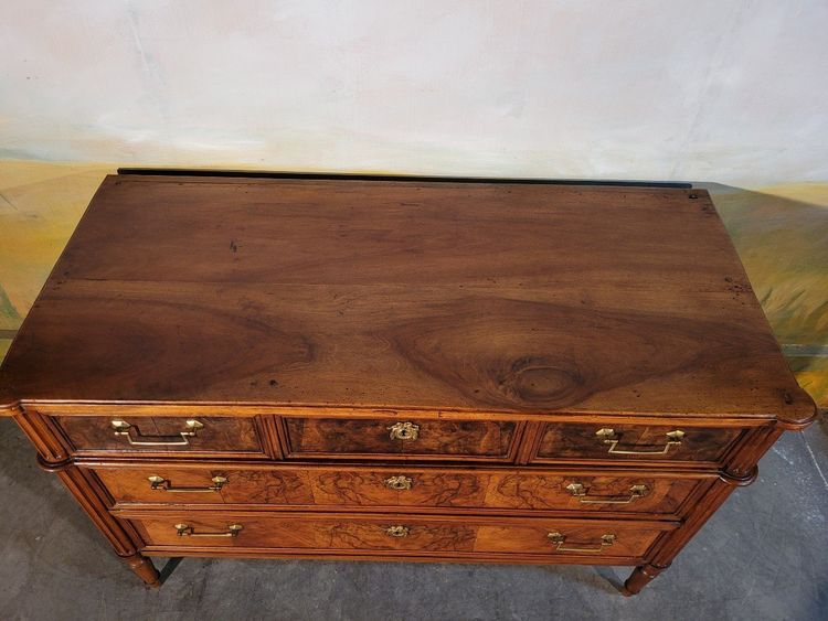 Petite Commode Louis XVI En Noyer