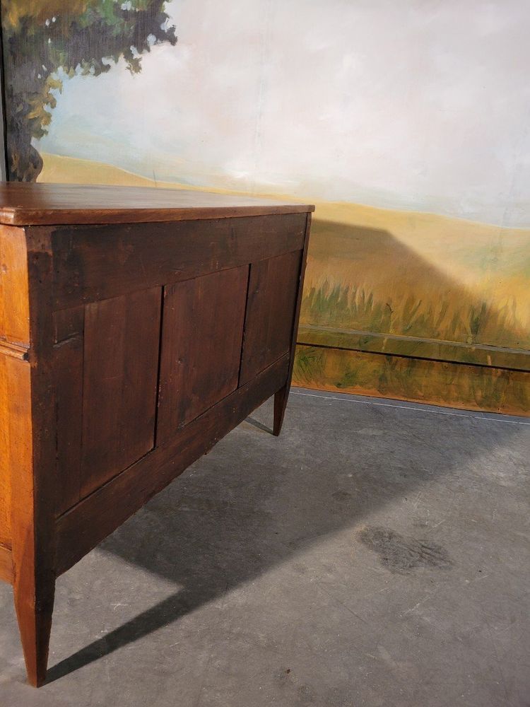 Petite Commode Louis XVI En Noyer