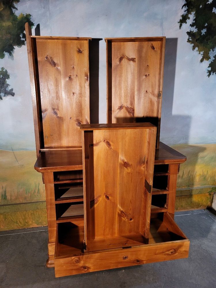 Commode époque Louis Philippe En Merisier