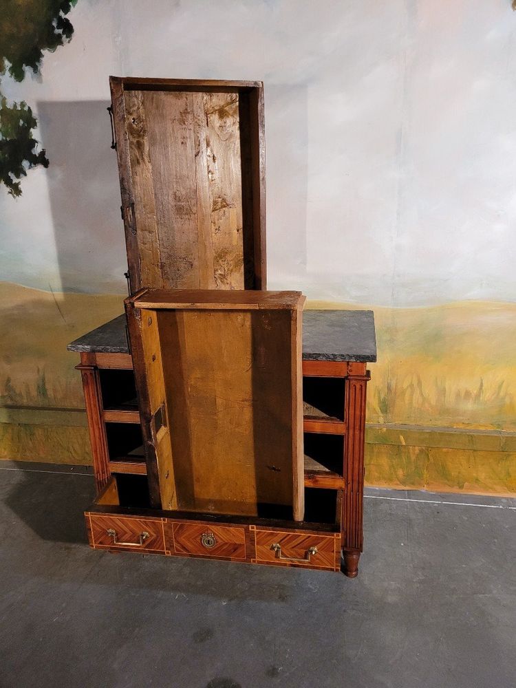 Petite Commode époque Louis XVI En Marqueterie