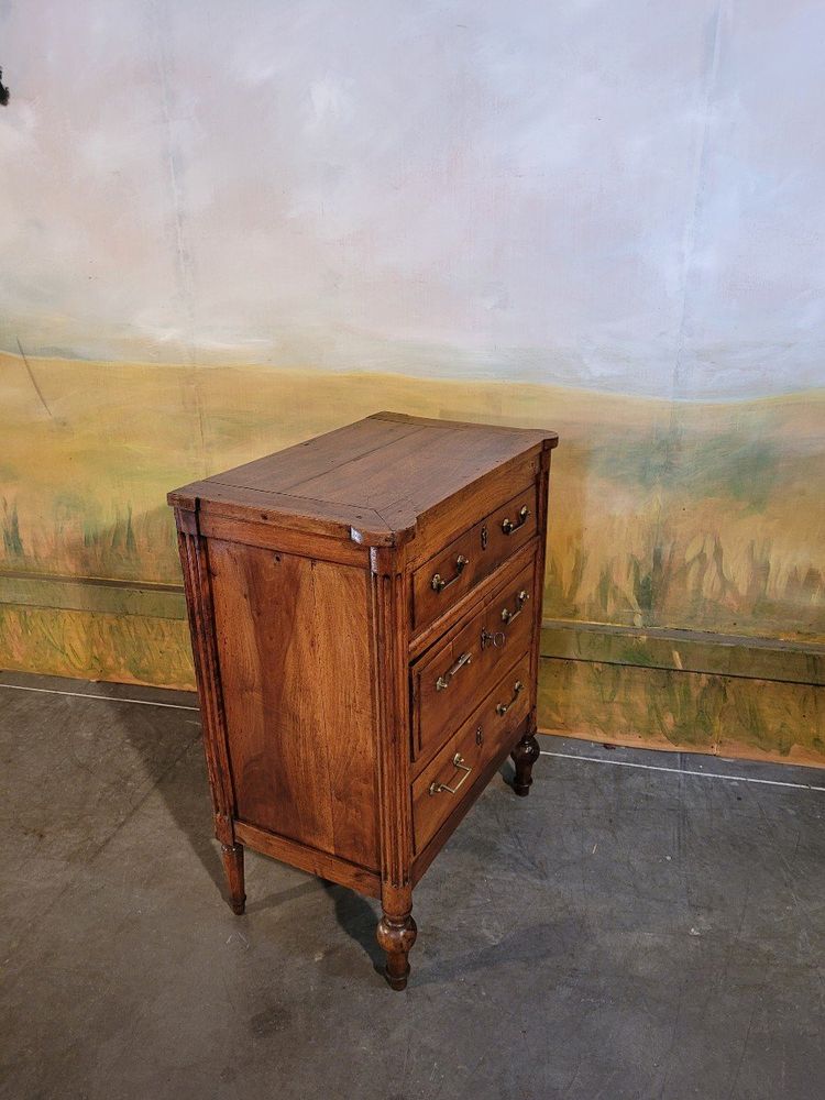 Petite Commode époque Louis XVI En Merisier