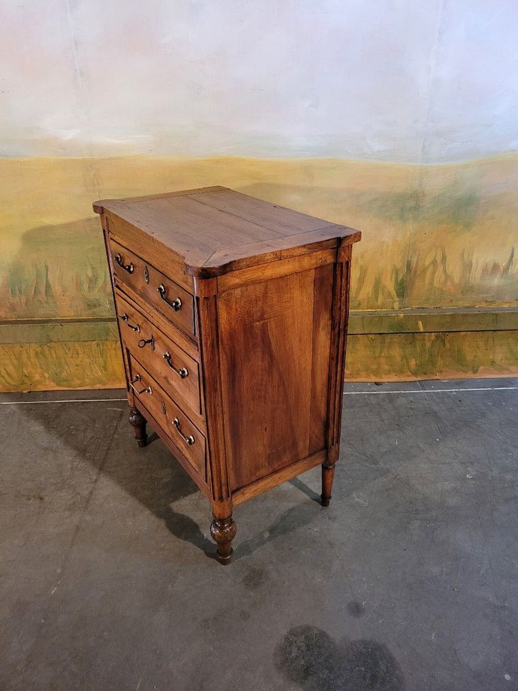 Petite Commode époque Louis XVI En Merisier