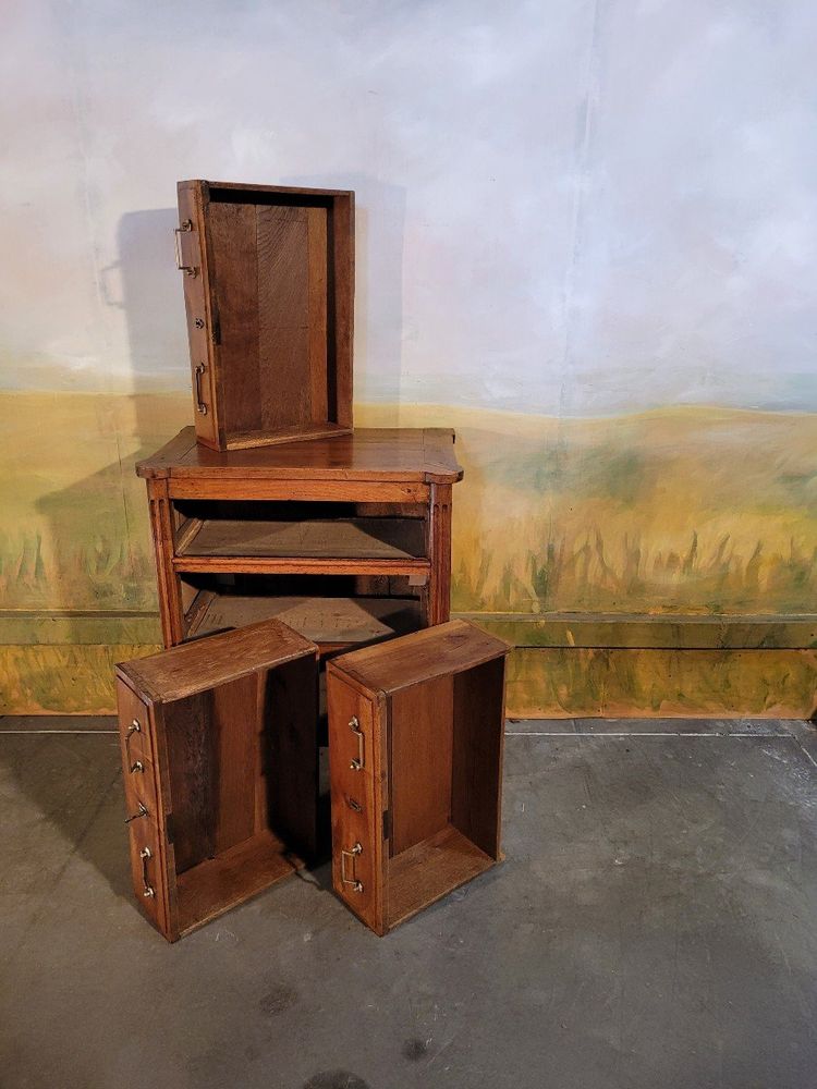 Petite Commode époque Louis XVI En Merisier