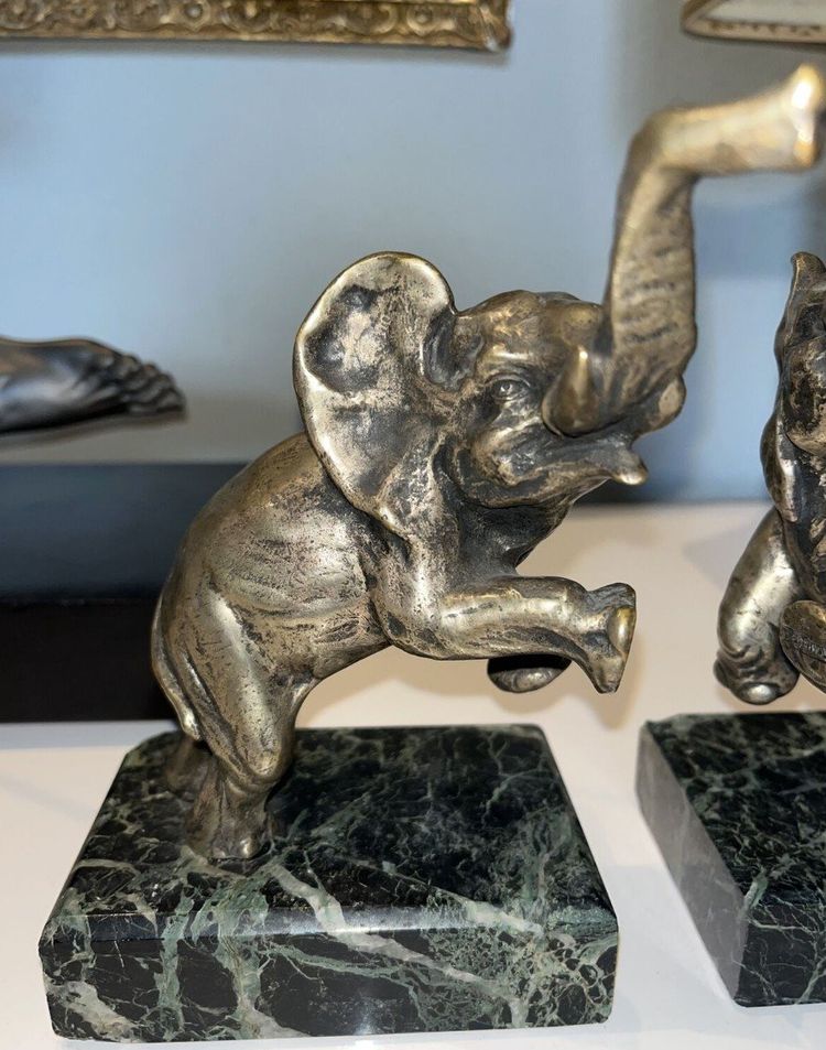 Louis FONTINELLE ( 1886-1964 ) Paire De Serre Livres Aux éléphants En Bronze Sur Marbre  Signés