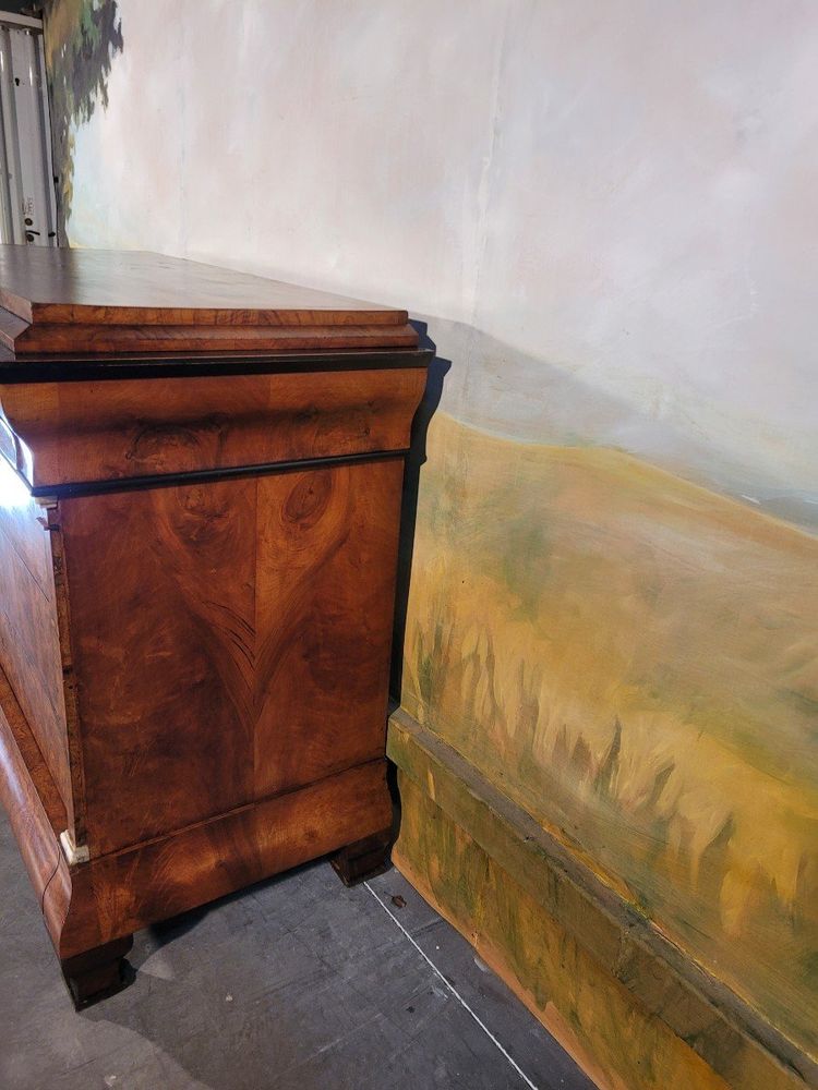 Commode époque Louis Philippe En Noyer