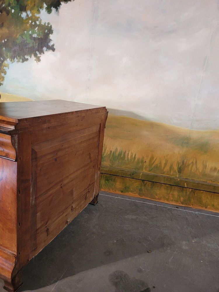 Commode époque Louis Philippe En Noyer