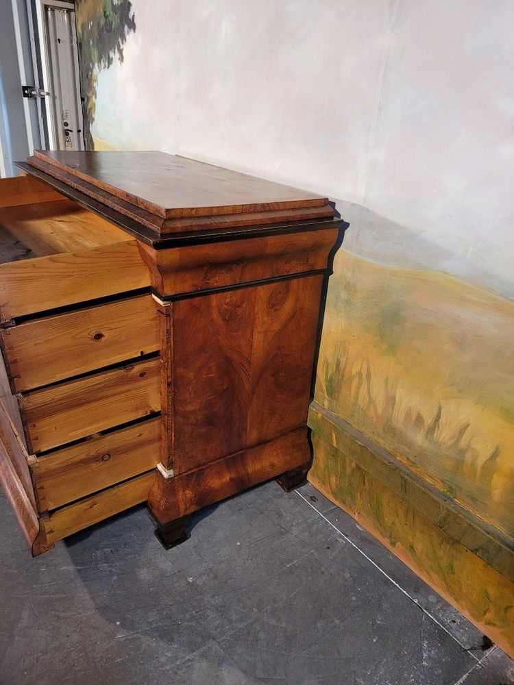 Commode époque Louis Philippe En Noyer
