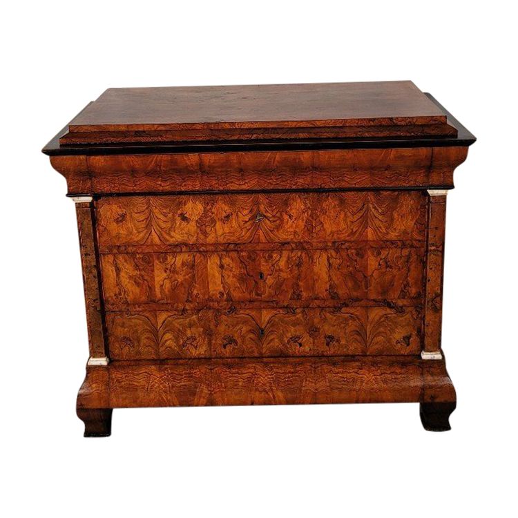 Commode époque Louis Philippe En Noyer
